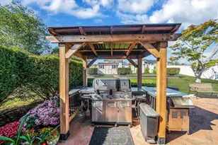 10 Munson St, Medford, NY 11763 - Photo 19