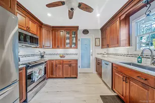 10 Munson St, Medford, NY 11763 - Photo 5