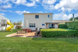 10 Munson St, Medford, NY 11763 - Photo 25