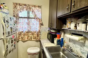 224-20 Manor Rd, Queens Village, NY 11427 - Photo 7