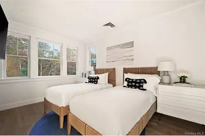 3 Old Boathouse Lane S, Hampton Bays, NY 11946 - Photo 15