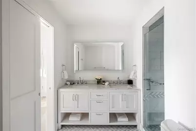 3 Old Boathouse Lane S, Hampton Bays, NY 11946 - Photo 11