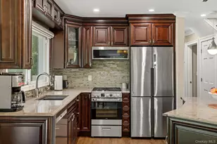 110 Topland Rd, White Plains, NY 10605 - Photo 11