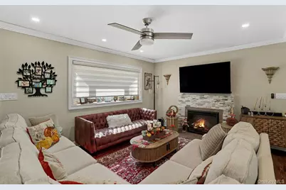 110 Topland Road, White Plains, NY 10605 - Photo 1