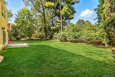 110 Topland Road, White Plains, NY 10605 - Photo 31