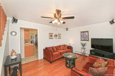 4278 Clarissa Road, Bethpage, NY 11714 - Photo 5