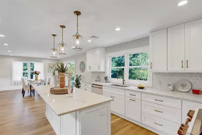 201 Argyle Place, Bellmore, NY 11710 - Photo 9