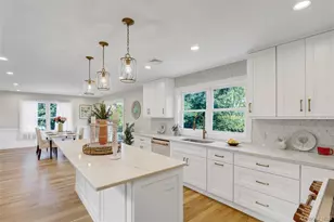 201 Argyle Pl, Bellmore, NY 11710 - Photo 9