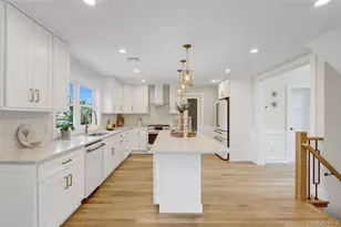 201 Argyle Pl, Bellmore, NY 11710 - Photo 7