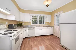 71 Commodore Rd, Chappaqua, NY 10514 - Photo 15