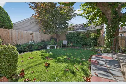 227 Brown Street, Mineola, NY 11501 - Photo 25