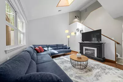 18 Lindsey Court, Holtsville, NY 11742 - Photo 15