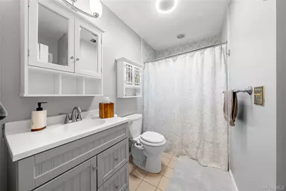 18 Lindsey Court, Holtsville, NY 11742 - Photo 21