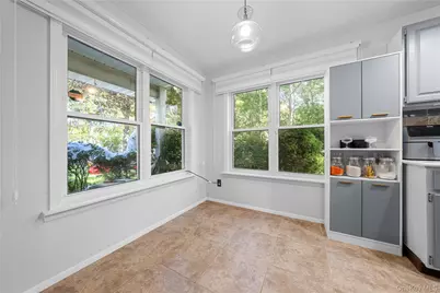 18 Lindsey Court, Holtsville, NY 11742 - Photo 7