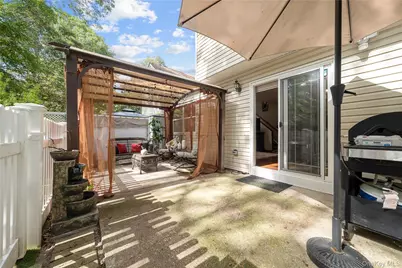 18 Lindsey Court, Holtsville, NY 11742 - Photo 25