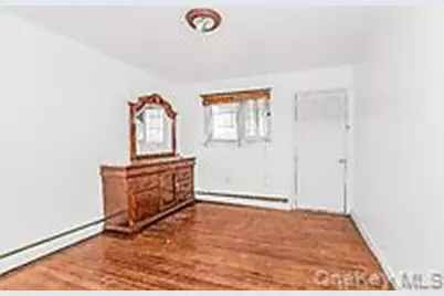2937 Laconia Avenue, Bronx, NY 10469 - Photo 9