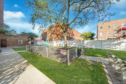 8509 151st Avenue #5A, Howard Beach, NY 11414 - Photo 5