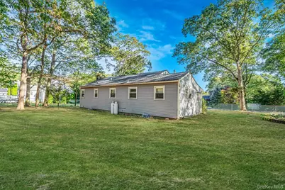 529 Elder Lane, Ronkonkoma, NY 11779 - Photo 3