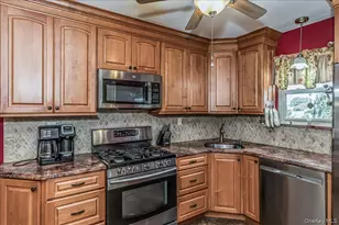 1165 Hastings Cir, Baldwin, NY 11510 - Photo 7