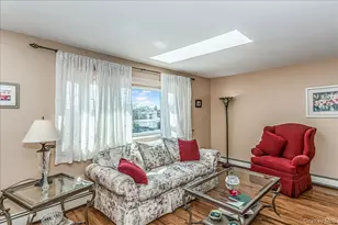 1165 Hastings Cir, Baldwin, NY 11510 - Photo 3