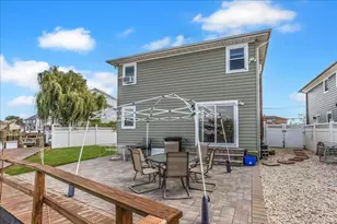 1165 Hastings Cir, Baldwin, NY 11510 - Photo 19