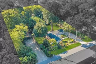 36 7th Ave, Brentwood, NY 11717 - Photo 35