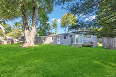 36 7th Avenue, Brentwood, NY 11717 - Photo 31