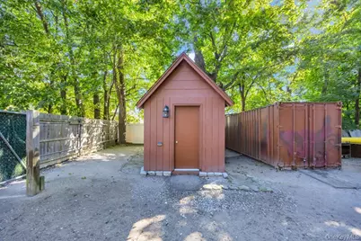 36 7th Avenue, Brentwood, NY 11717 - Photo 43