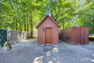 36 7th Ave, Brentwood, NY 11717 - Photo 43