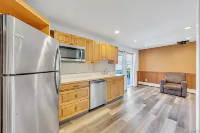 36 7th Avenue, Brentwood, NY 11717 - Photo 3