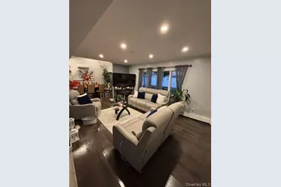 25 Arcadia Lane, Hicksville, NY 11801 - Photo 5