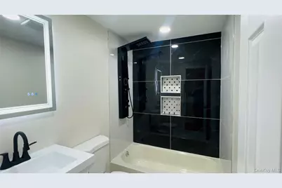 107 Sequoia Drive, Coram, NY 11727 - Photo 25