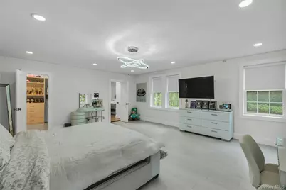 4 Treeview Drive, Melville, NY 11747 - Photo 29