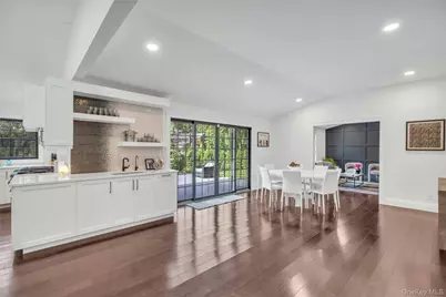 4 Treeview Drive, Melville, NY 11747 - Photo 15