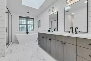 4 Treeview Dr, Melville, NY 11747 - Photo 25