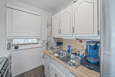 249-26 57th Avenue #2nd Fl, Little Neck, NY 11362 - Photo 5