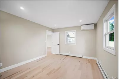 732 Woodside Drive, Wantagh, NY 11793 - Photo 23