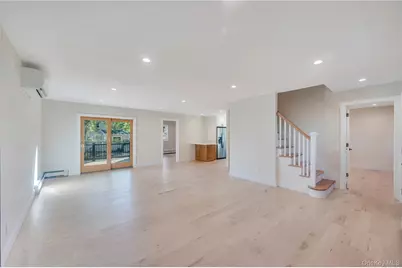 732 Woodside Drive, Wantagh, NY 11793 - Photo 7