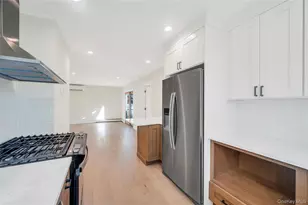 732 Woodside Dr, Wantagh, NY 11793 - Photo 17