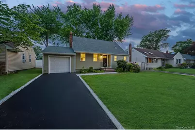 732 Woodside Drive, Wantagh, NY 11793 - Photo 3