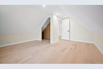 732 Woodside Drive, Wantagh, NY 11793 - Photo 25