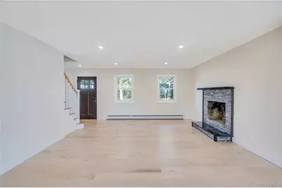 732 Woodside Drive, Wantagh, NY 11793 - Photo 9