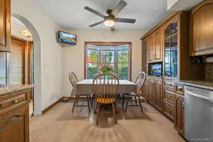 7-35 Leggett Pl, Whitestone, NY 11357 - Photo 3