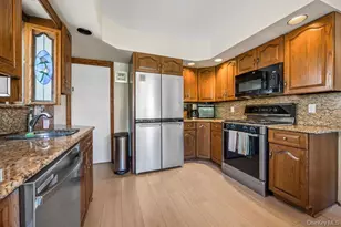 7-35 Leggett Pl, Whitestone, NY 11357 - Photo 9