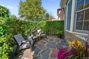 7-35 Leggett Pl, Whitestone, NY 11357 - Photo 17