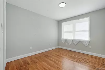 45 Venetian Prom, Lindenhurst, NY 11757 - Photo 19