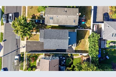 45 Venetian Prom, Lindenhurst, NY 11757 - Photo 3