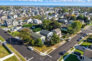 45 Venetian Prom, Lindenhurst, NY 11757 - Photo 9