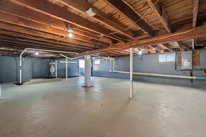 45 Venetian Prom, Lindenhurst, NY 11757 - Photo 35