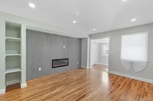 45 Venetian Prom, Lindenhurst, NY 11757 - Photo 33